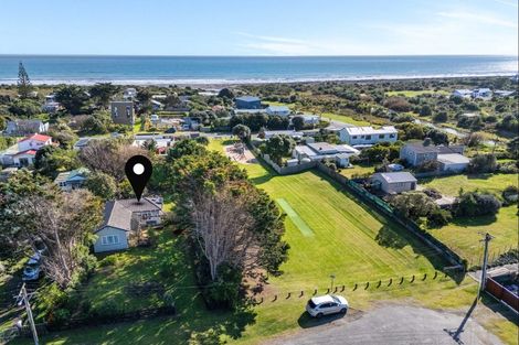 Photo of property in 5 Gawler Street, Te Horo Beach, Otaki, 5581