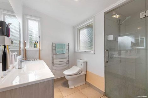 Photo of property in 1 Fowey Avenue, Te Atatu South, Auckland, 0610