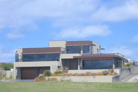 Photo of property in 1 Mapou Road, Rainbow Point, Taupo, 3330