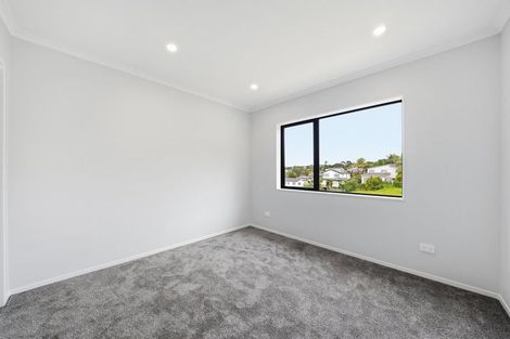 Photo of property in 9 Eastglen Road, Glen Eden, Auckland, 0602