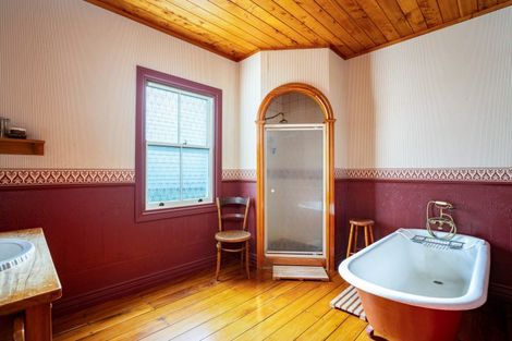 Photo of property in 1 Kahikatea Street, Inglewood, 4330