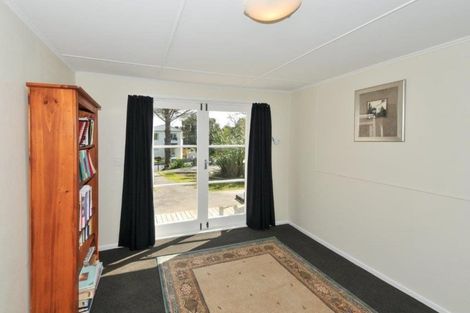Photo of property in 4 Cassia Place, Sunnynook, Auckland, 0620