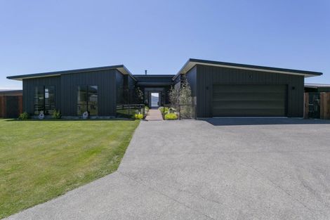 Photo of property in 21 Rangikatea Road, Omori, Turangi, 3381