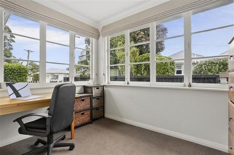 Photo of property in 15 Alberta Street, Point Chevalier, Auckland, 1022