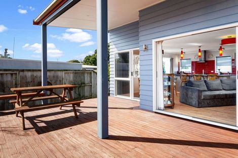 Photo of property in 15a Roretana Drive, Athenree, Katikati, 3177