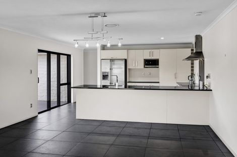 Photo of property in 14 Larlin Drive, Hawera, 4675