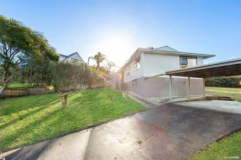Photo of property in 15 Kayle Glen, West Harbour, Auckland, 0618
