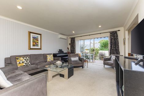 Photo of property in 65a Rimu Street, New Lynn, Auckland, 0600