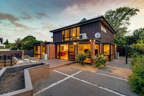 Photo of property in 2/143 Straven Road, Fendalton, Christchurch, 8014