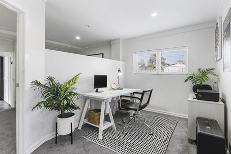 Photo of property in 13 Keldale Place, Forrest Hill, Auckland, 0620