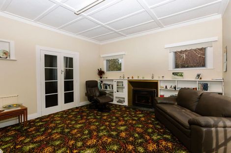 Photo of property in 36 Riverdale Road, Dannevirke, 4930