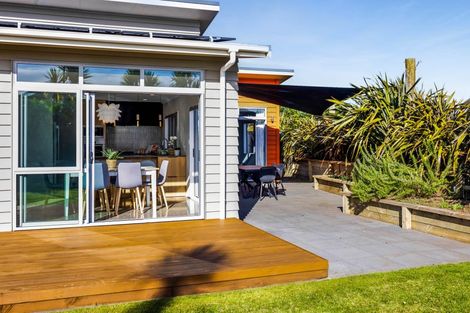 Photo of property in 9a Dolphin Parade, Bell Block, New Plymouth, 4312