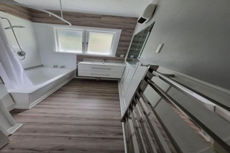 Photo of property in 22 Ocean View Road, Ravensbourne, Dunedin, 9022