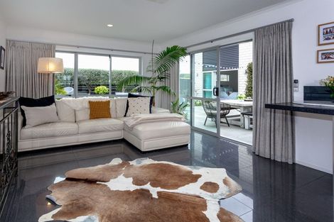 Photo of property in 10 Waitotara Way, Whitianga, 3510