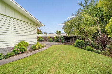 Photo of property in 17 Deller Grove, Silverstream, Upper Hutt, 5019