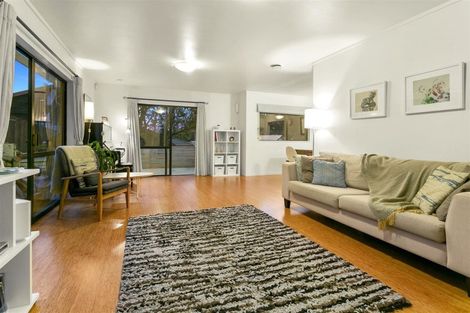 Photo of property in 1/55 Greenvalley Rise, Glenfield, Auckland, 0629