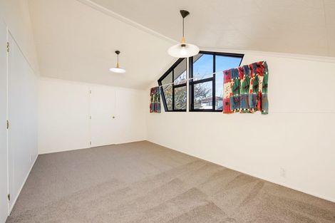 Photo of property in 16 Regal Street, Levin, 5510