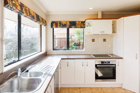 Photo of property in 1 Alpine Grove, Kelvin Grove, Palmerston North, 4414