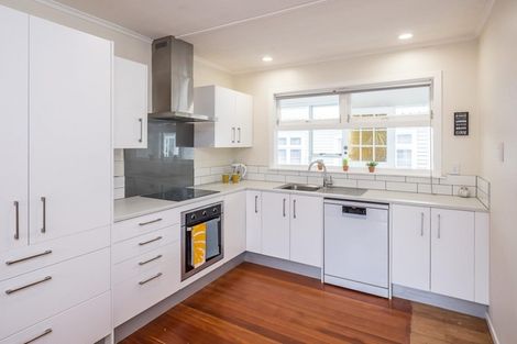 Photo of property in 3a Rimu Road, Raumati Beach, Paraparaumu, 5032