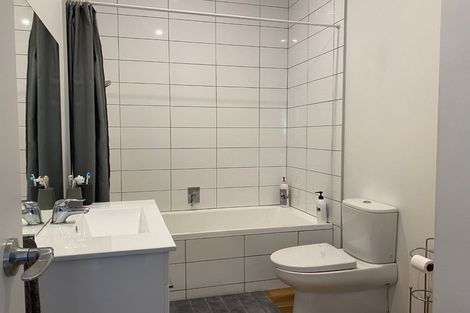 Photo of property in 45 Wynyard Crescent, Fernhill, Queenstown, 9300