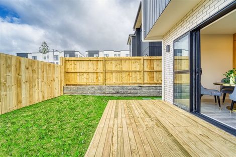 Photo of property in 4 Lawson Creek Street, Massey, Auckland, 0614