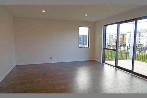 Photo of property in 30 Stephen Avenue, Henderson, Auckland, 0610