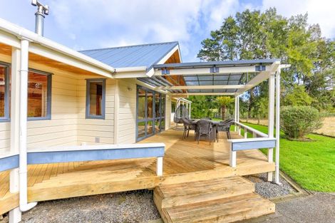Photo of property in 12 Pickwick Road, Otamatea, Whanganui, 4571