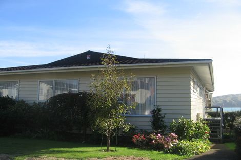 Photo of property in 2 Luff Place, Whitby, Porirua, 5024