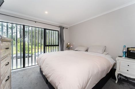 Photo of property in 25 Konoba Avenue, Kumeu, 0810