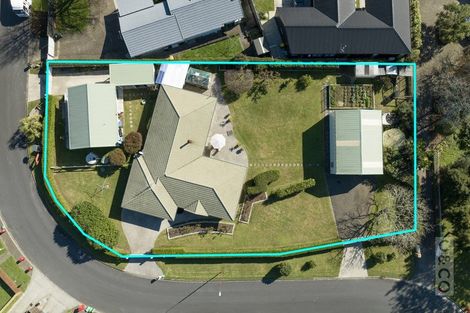 Photo of property in 2 Applemoors Way, Riverhead, 0820