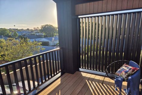 Photo of property in 4/3 Huia Avenue, Forest Lake, Hamilton, 3200