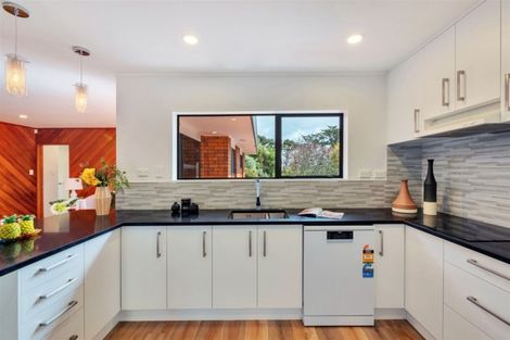 Photo of property in 14 Rhinevale Close, Henderson, Auckland, 0612