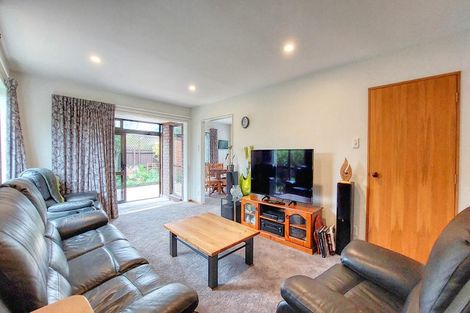 Photo of property in 2/14 Strauss Place, Somerfield, Christchurch, 8024