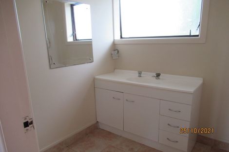 Photo of property in 1/2 Costar Place, Wiri, Auckland, 2104