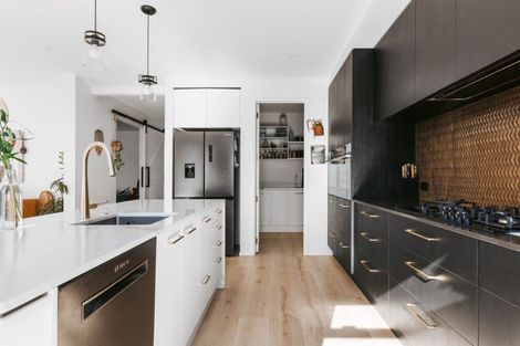 Photo of property in 37 Colpoma Close, Papamoa Beach, Papamoa, 3118