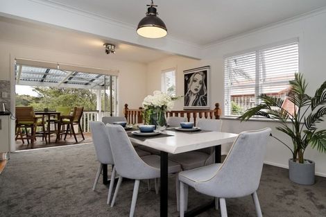 Photo of property in 315 Sturges Road, Henderson Valley, Auckland, 0612