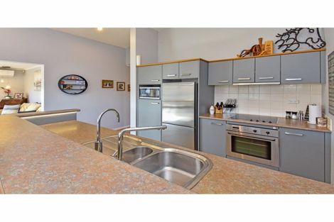 Photo of property in 69 Riverton Drive, Randwick Park, Auckland, 2105