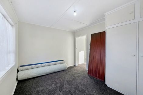 Photo of property in 27 Wainuiomata Road, Wainuiomata, Lower Hutt, 5014