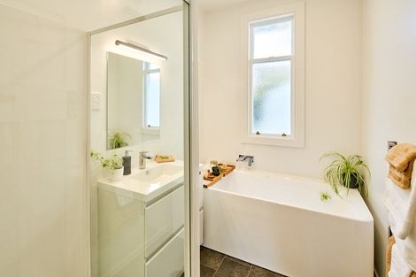 Photo of property in 50 Childers Terrace, Kilbirnie, Wellington, 6022