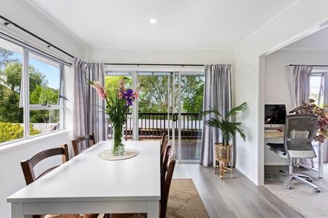 Photo of property in 22 John Road, Stanmore Bay, Whangaparaoa, 0932