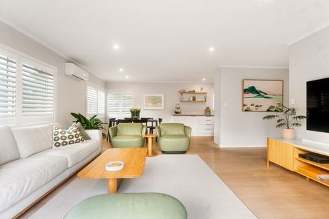 Photo of property in 26 Margaret Place, Milford, Auckland, 0620