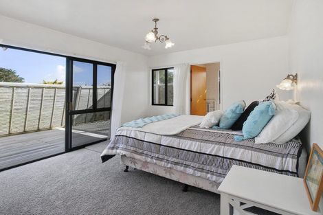 Photo of property in 4 Channel View Road, Clarks Beach, Pukekohe, 2679