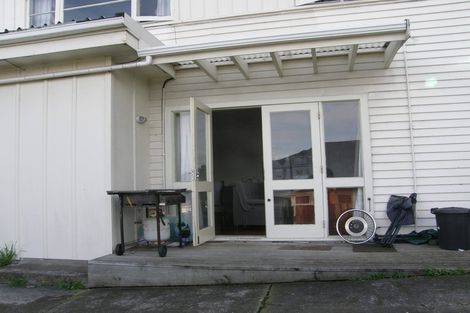 Photo of property in 8 Papawai Terrace, Mount Cook, Wellington, 6021