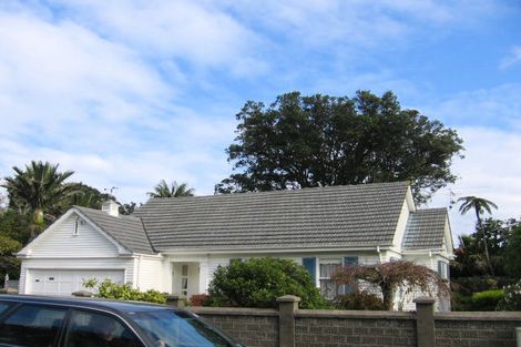 Photo of property in 75 Ludlam Crescent, Woburn, Lower Hutt, 5010