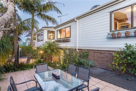 Photo of property in 1/10 Denby Lane, Northcote Point, Auckland, 0627