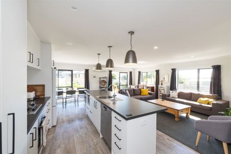 Photo of property in 5 Poplar Grove, Feilding, 4702