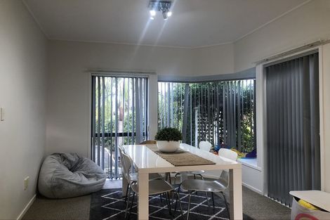 Photo of property in 2/4 Currell Way, Somerville, Auckland, 2014