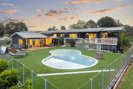 Photo of property in 145 Hanham Road, Kumeu, 0891