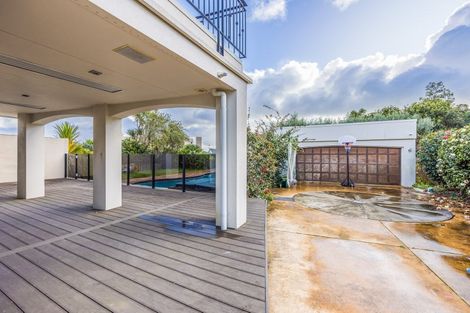 Photo of property in 1420 Whangaparaoa Road, Army Bay, Whangaparaoa, 0930