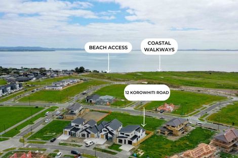 Photo of property in 12 Korowhiti Road, Clarks Beach, 2122